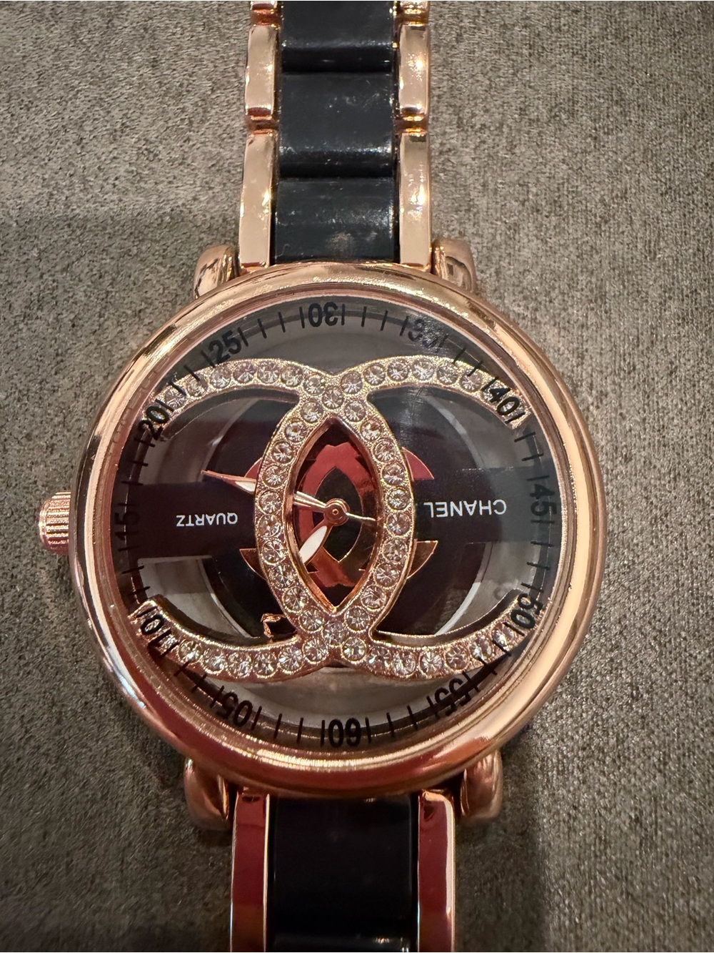 New designer inspired Rose Gold & Black Logo Bracelet Watch - Picture 3 of 4